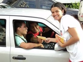 Prefeitura de Goiânia promove ação de panfletagem no Dia Nacional da Consciência Negra.