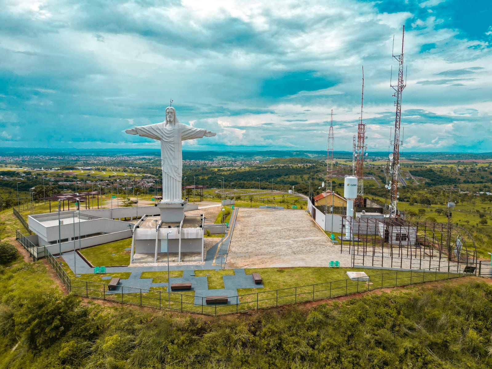 Pellozo entrega Complexo Turístico após 9 anos de obras