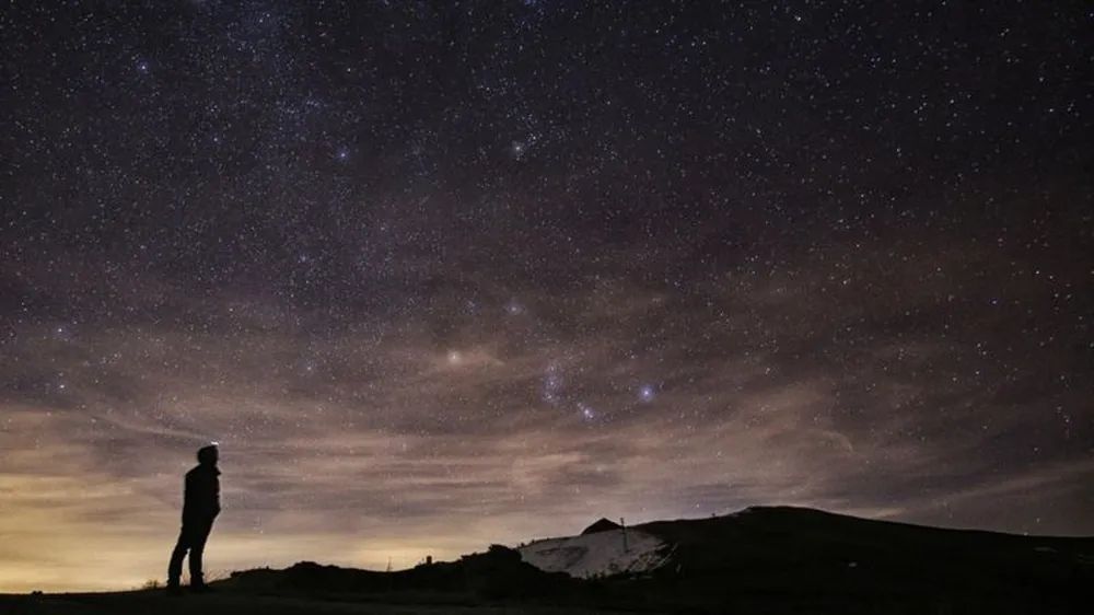 Previsão do Tempo: Maior chuva de meteoros do ano será visível em Goiás; descubra quando