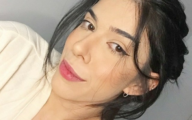 Jovem Thais Medeiros Retorna à UTI Após Reação Alérgica à Pimenta; Mãe Compartilha Desespero nas Redes Sociais