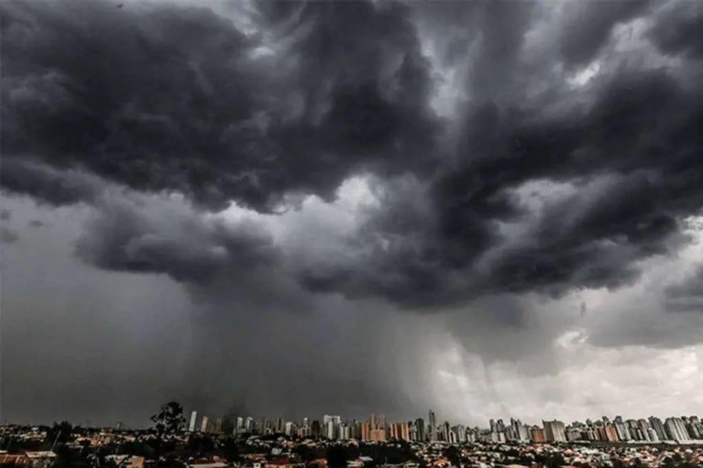 Tempestade Goiana: Notas Meteorológicas em Sintonia com a Natureza