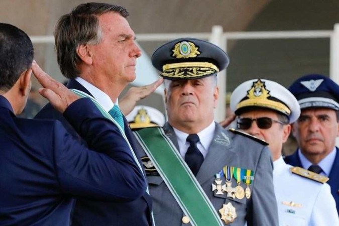 Depoimento: Ex-comandante do exército ameaçou Prender Bolsonaro, afirma Baptista Jr.