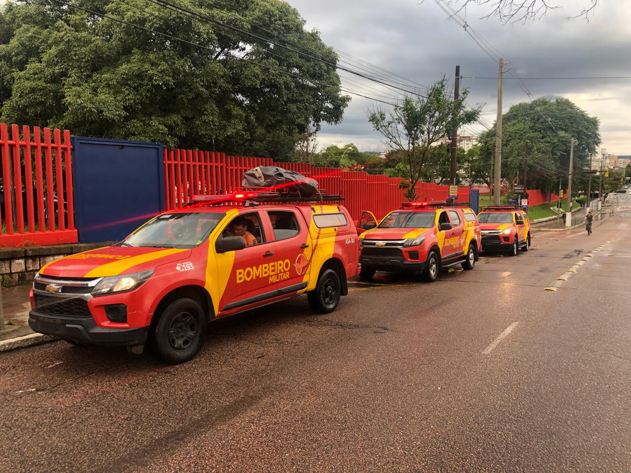 Bombeiros de Goiás chegam ao Rio Grande do Sul e iniciam resgate