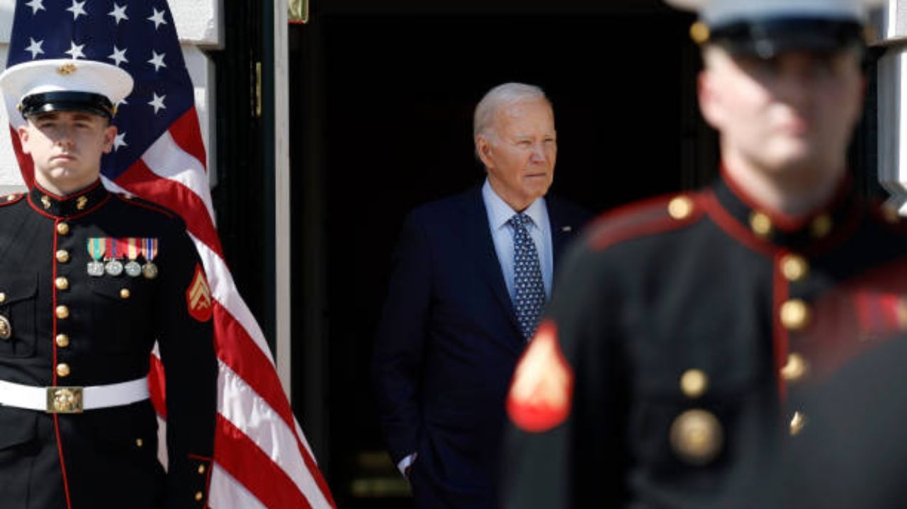 Biden impõe novas sanções e taxas sobre produtos chineses
