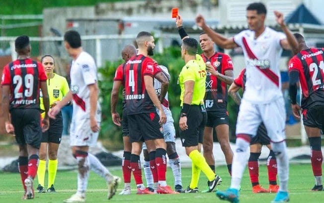 Atlético-GO conquista primeira vitória no Brasileirão ao vencer o Vitória no Barradão