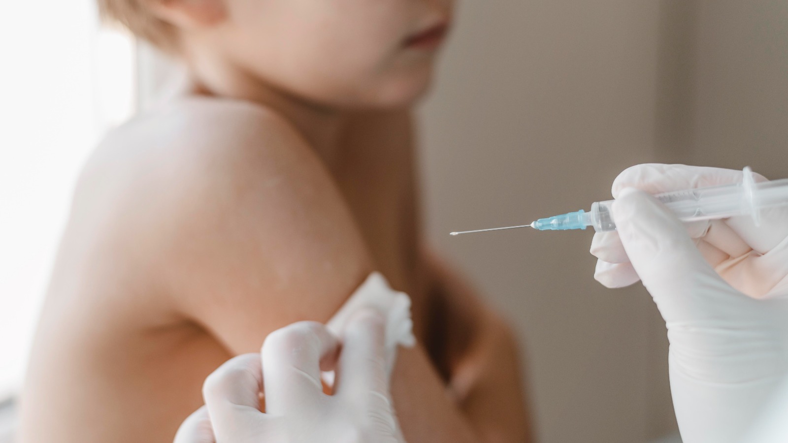 Confira os dias e os pontos de vacinação para a aplicação da vacina BCG em Goiânia