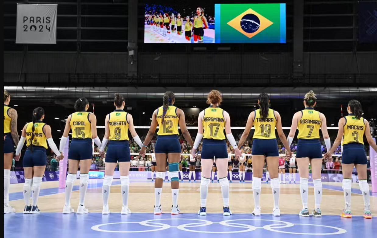 Vôlei feminino: Brasil perde para os EUA no último set e vai disputar o bronze