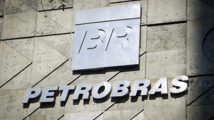 Petrobras reporta prejuízo de R$ 2,6 bilhões e distribui R$ 13,5 bilhões em dividendos