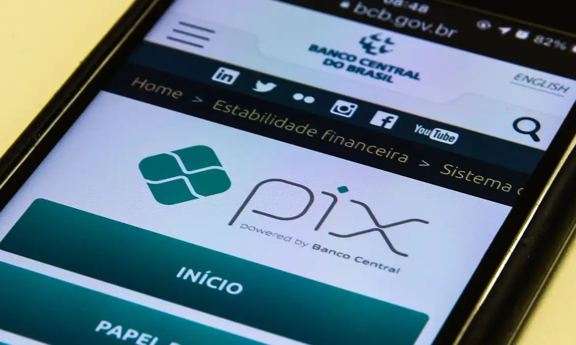 Testes do Pix por aproximação começam em novembro, anuncia Banco Central