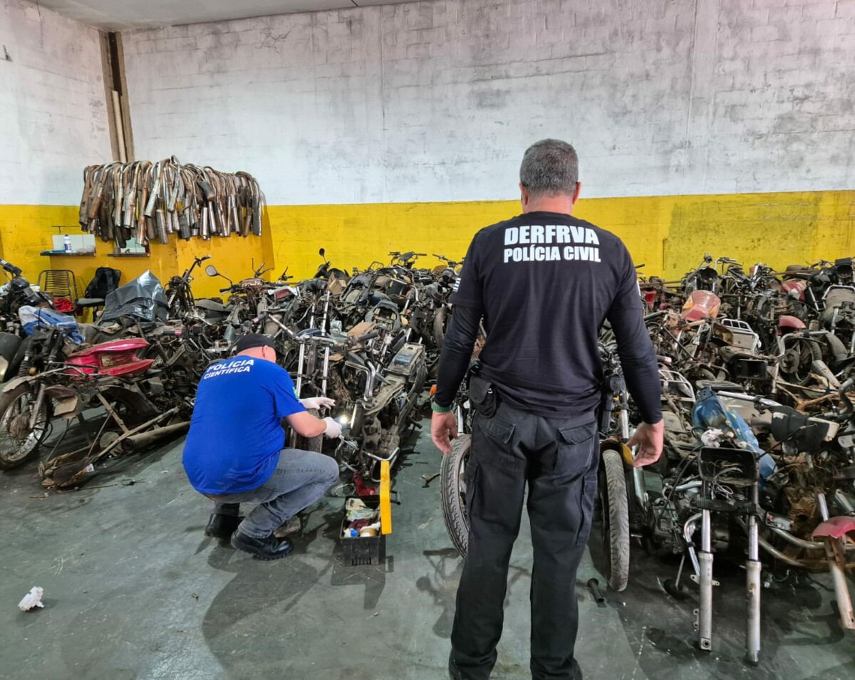 Operação alvo em sucatas: Polícia Civil de Goiás apreende motocicletas irregulares em Goiânia e Aparecida de Goiânia