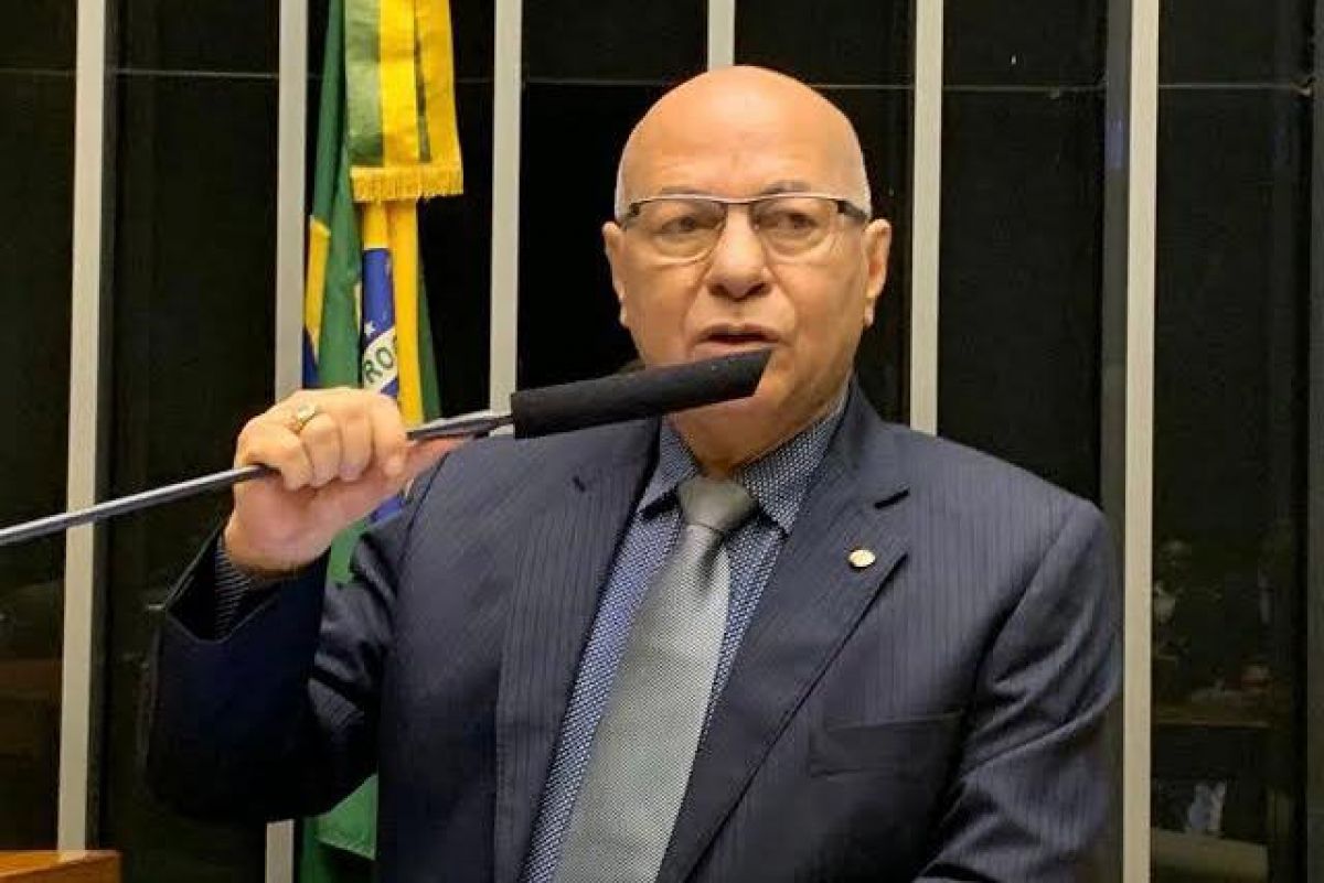 Aparecida de Goiânia: Alcides foi demitido do cargo de professor porque recebia sem trabalhar