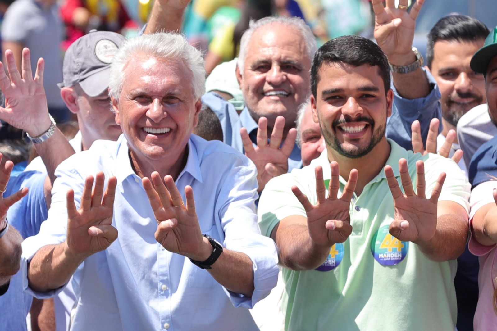 Com mais de 4 mil veículos, Marden e Caiado lideram maior carreata da história de Trindade